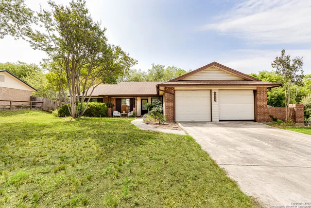 $275,000 | 5914 Oak Country Way, San Antonio, TX 78247