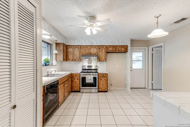 $275,000 | 5914 Oak Country Way, San Antonio, TX 78247