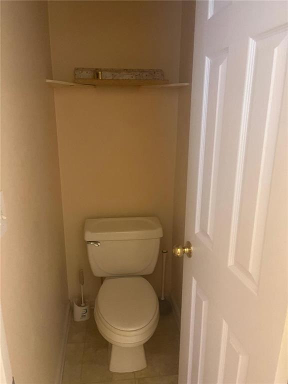 750 Legacy Place Southwest Atlanta, GA 30331 - Photo 9 of 21 a bathroom with a toilet