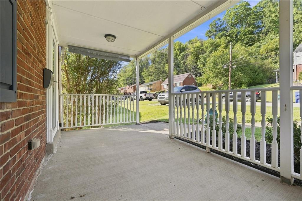 863 Middle Road Pittsburgh, PA 15234 - Photo 7 of 32 Gallery Image 7