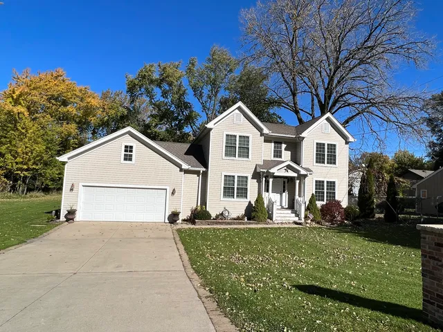 $432,000 | 1338 Fair Oaks Avenue, Crystal Lake, IL 60014
