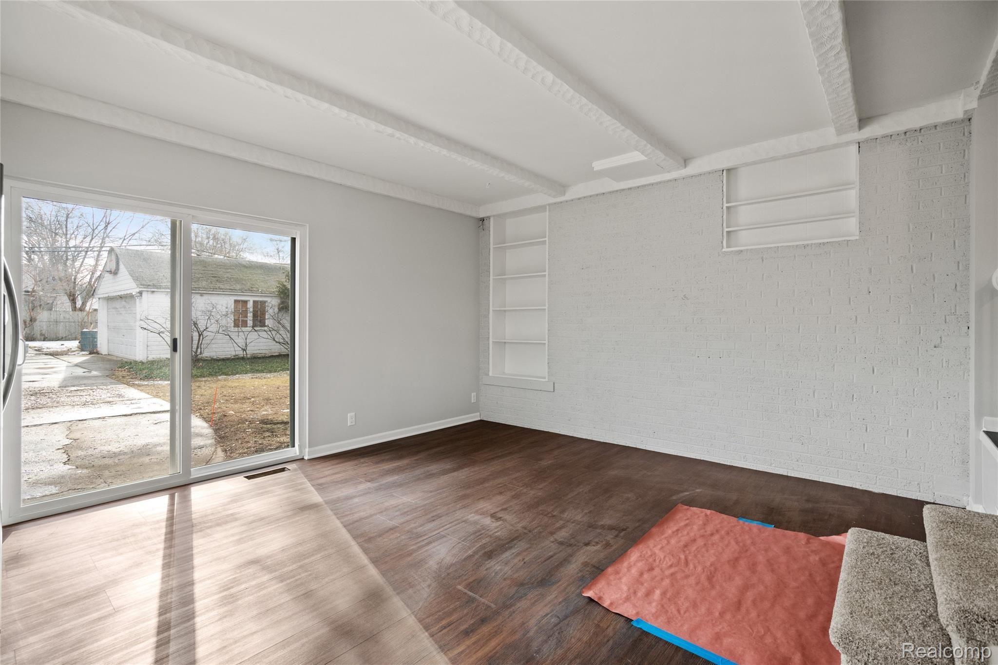 1627 West Nine Mile Road Ferndale, MI 48220 - Photo 2 of 23 duplex-4.jpg