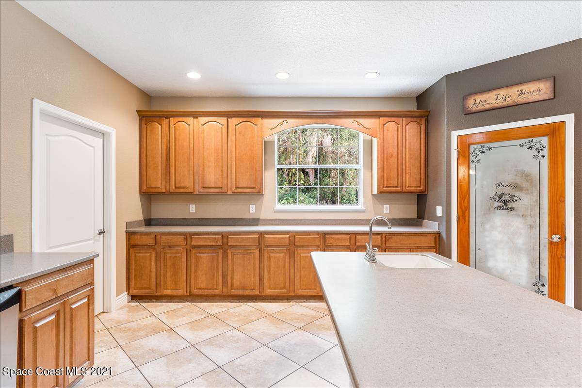 1120 Reed Grove Road Oak Hill, FL 32759 - Photo 15 of 40 kitchen