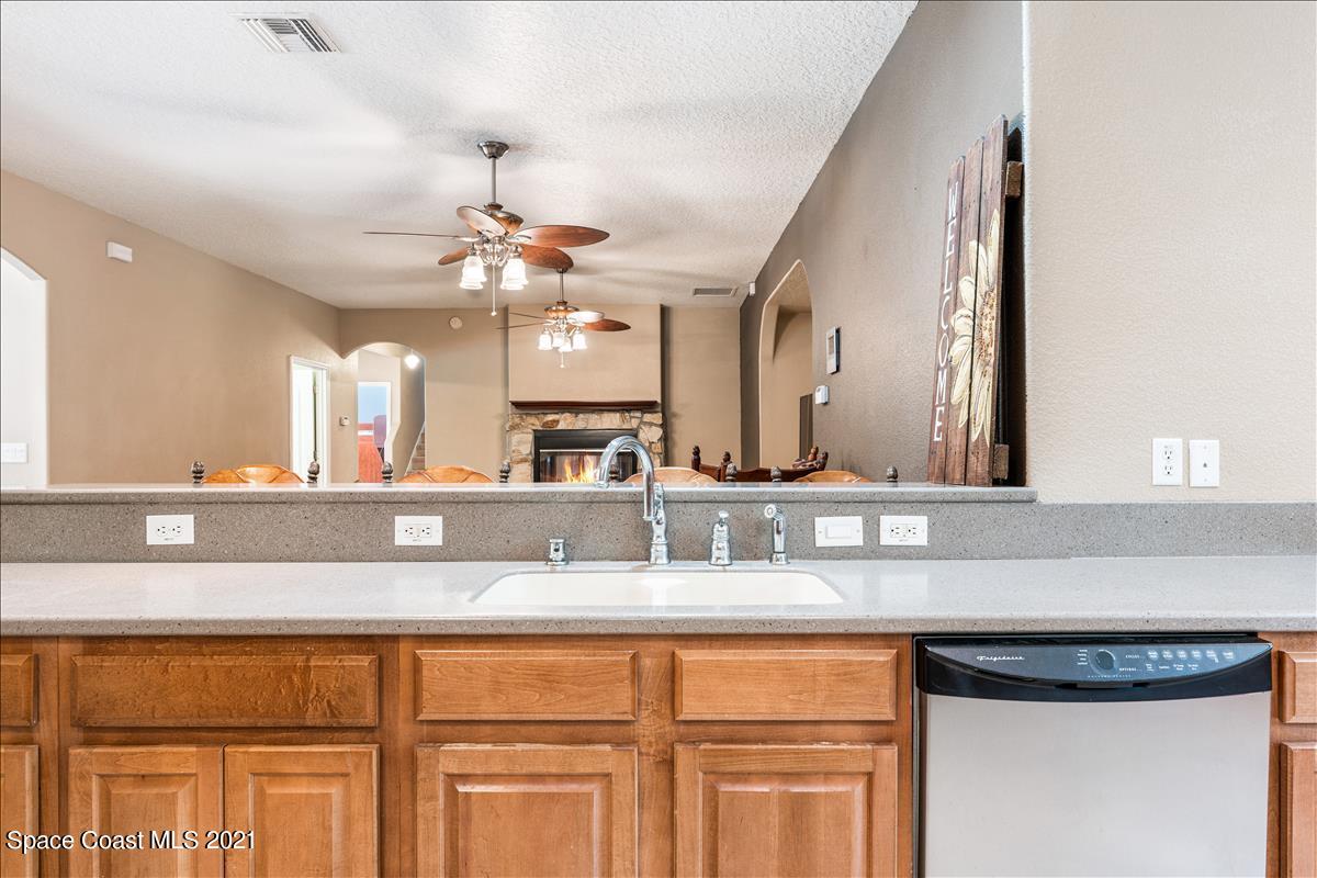 1120 Reed Grove Road Oak Hill, FL 32759 - Photo 18 of 40 kitchen