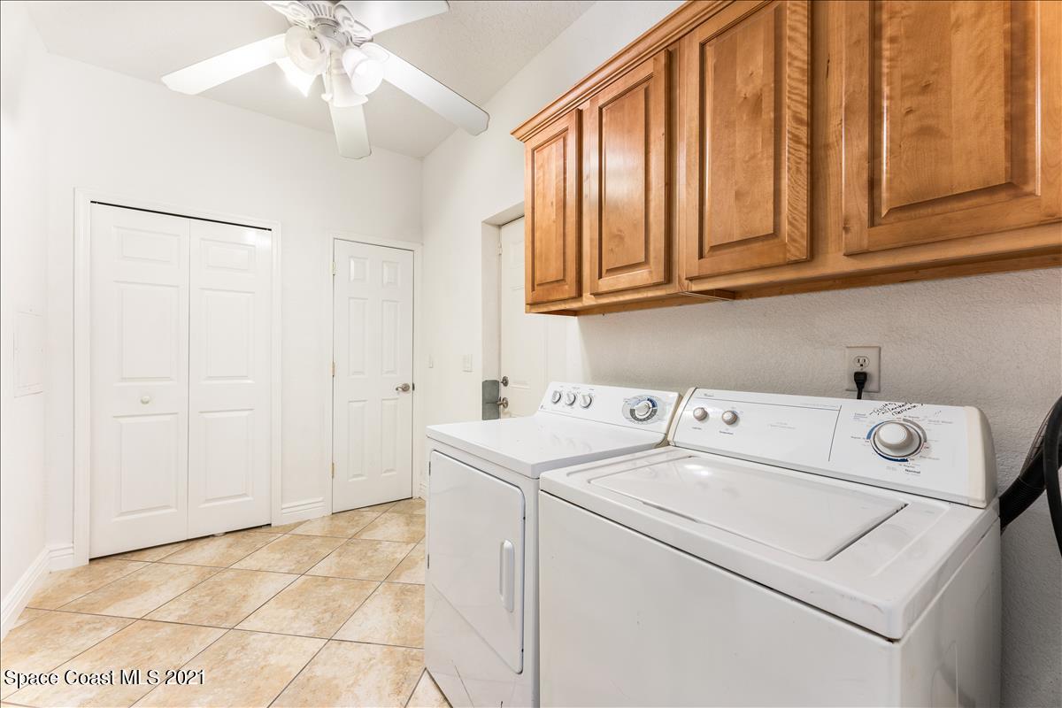 1120 Reed Grove Road Oak Hill, FL 32759 - Photo 20 of 40 laundry