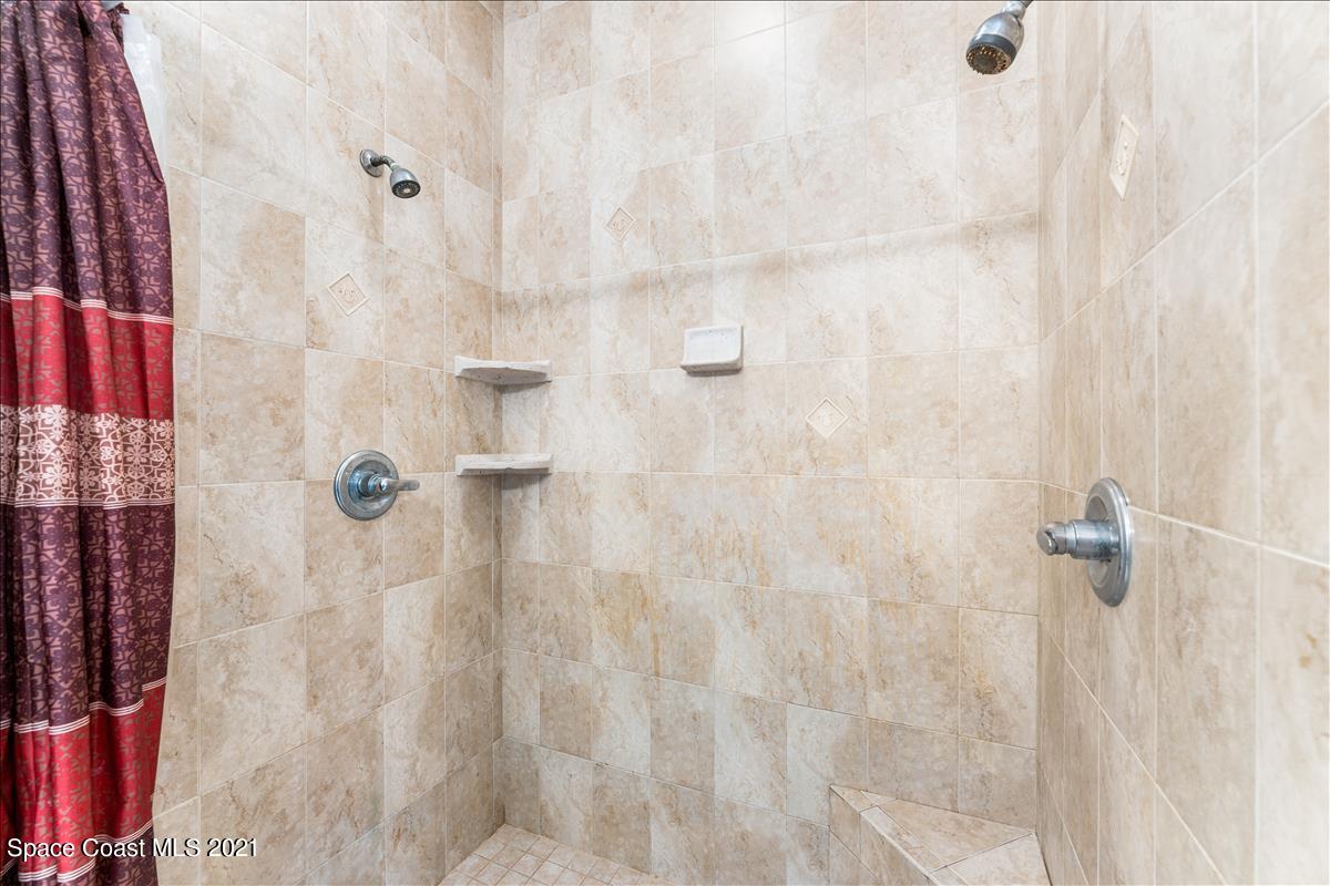 1120 Reed Grove Road Oak Hill, FL 32759 - Photo 29 of 40 master bath