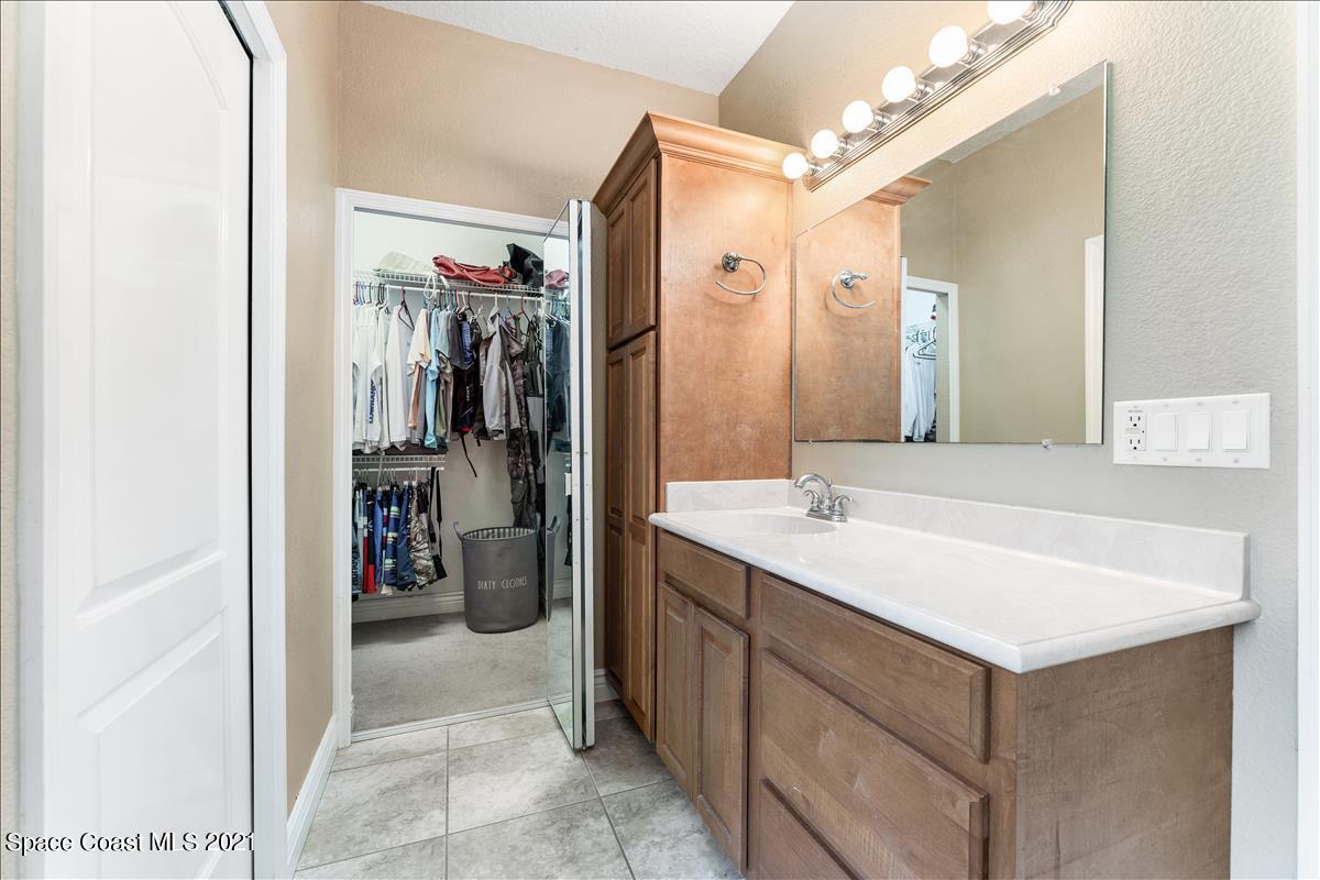 1120 Reed Grove Road Oak Hill, FL 32759 - Photo 30 of 40 master bath