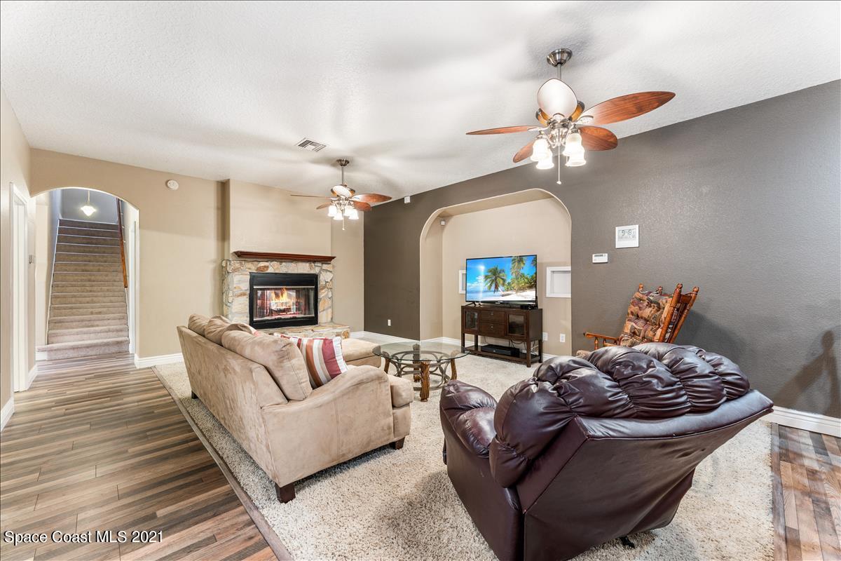 1120 Reed Grove Road Oak Hill, FL 32759 - Photo 8 of 40 livingroom