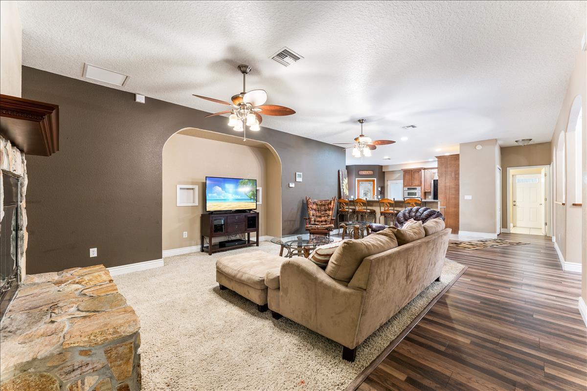 1120 Reed Grove Road Oak Hill, FL 32759 - Photo 9 of 40 livingroom