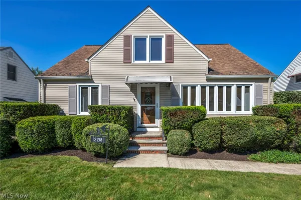 $215,000 | 2218 Larchmont Drive, Wickliffe, OH 44092