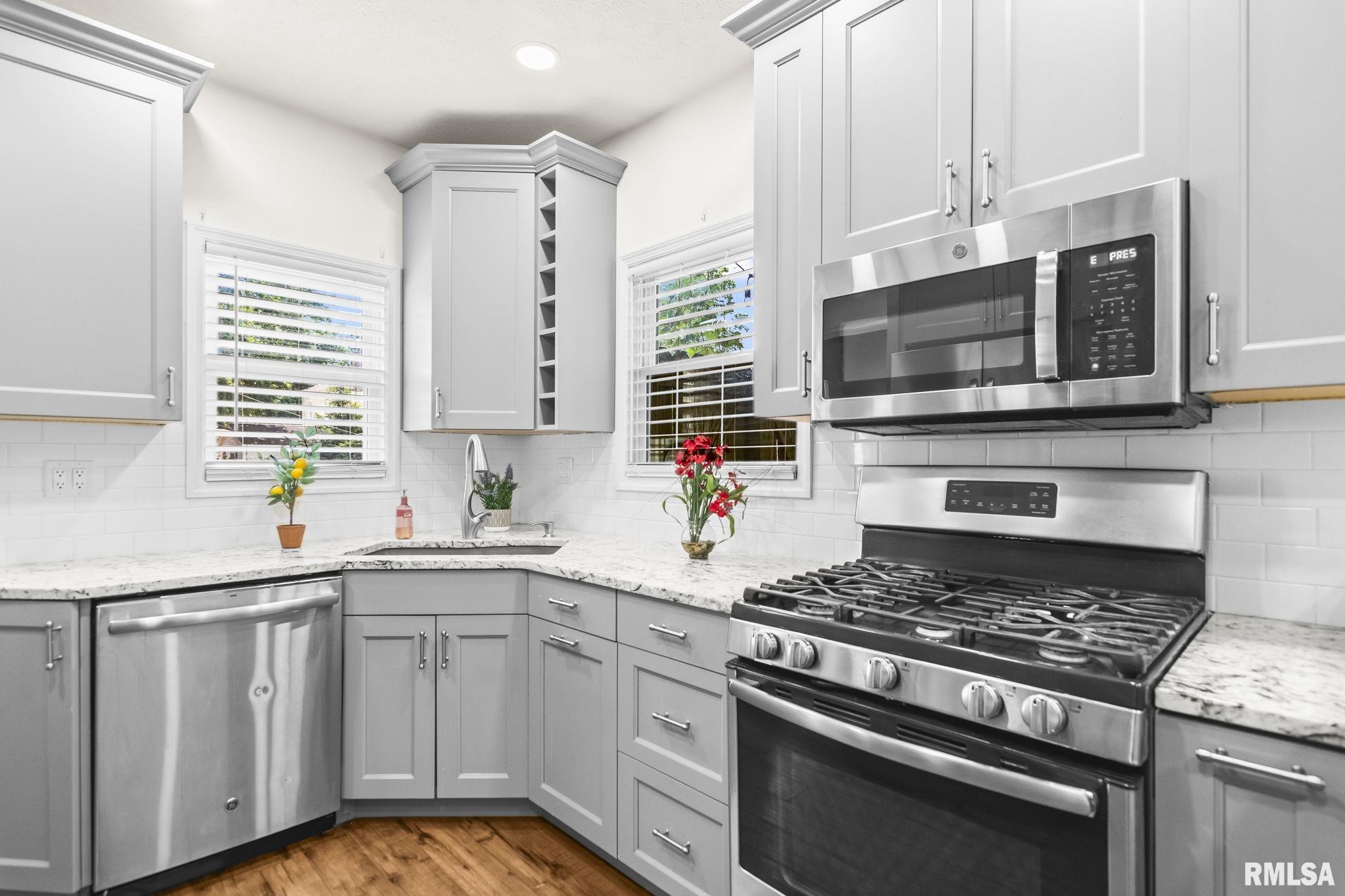 125 Westminster Street Jacksonville, IL 62650 - Photo 15 of 45