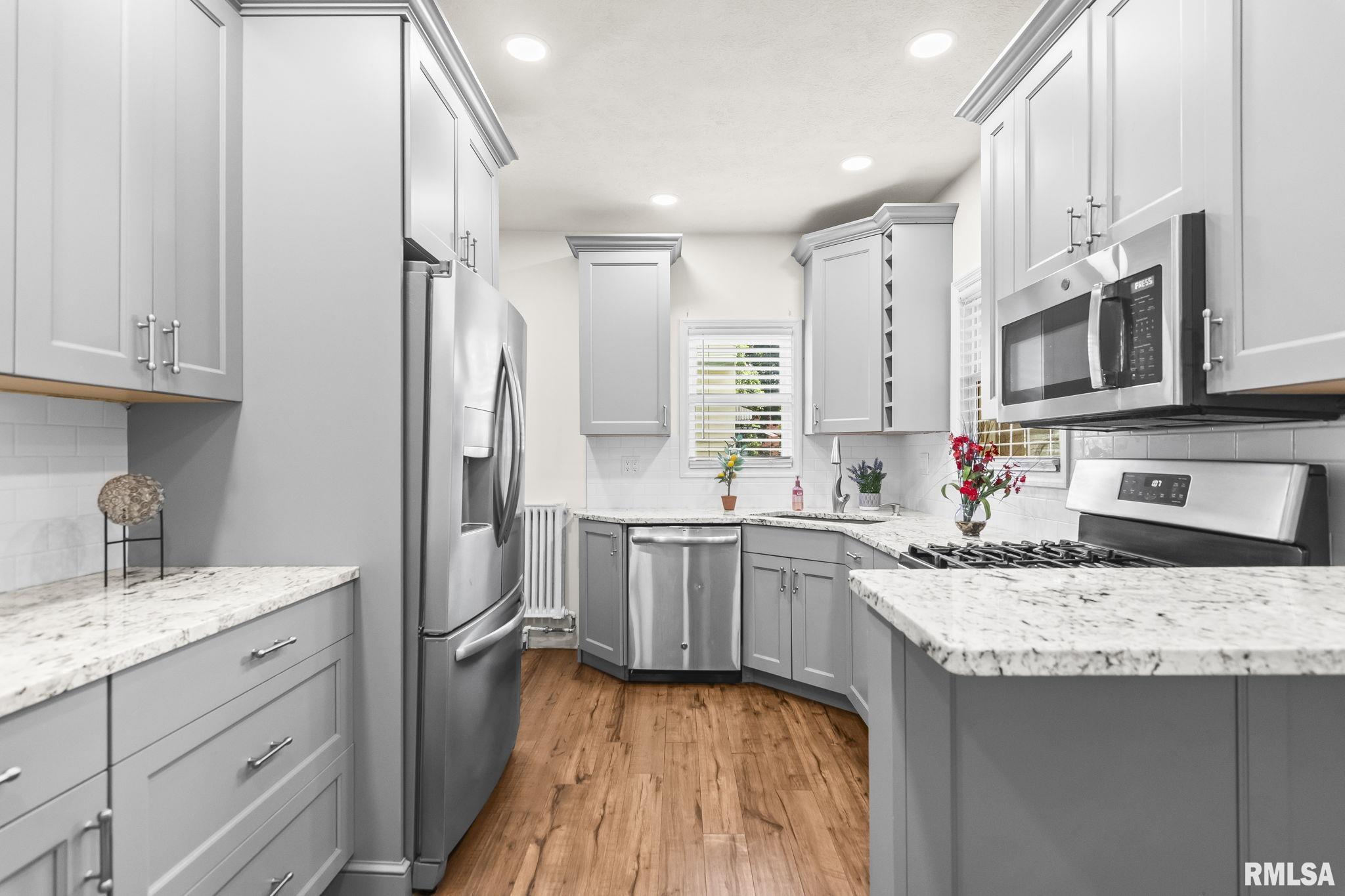 125 Westminster Street Jacksonville, IL 62650 - Photo 18 of 45