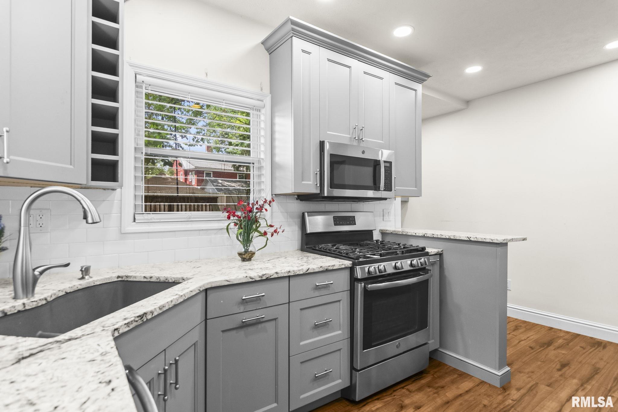 125 Westminster Street Jacksonville, IL 62650 - Photo 19 of 45