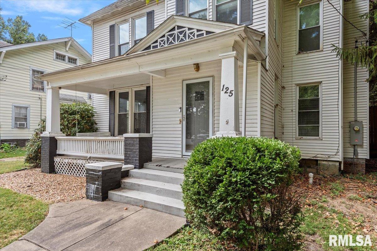 125 Westminster Street Jacksonville, IL 62650 - Photo 3 of 45