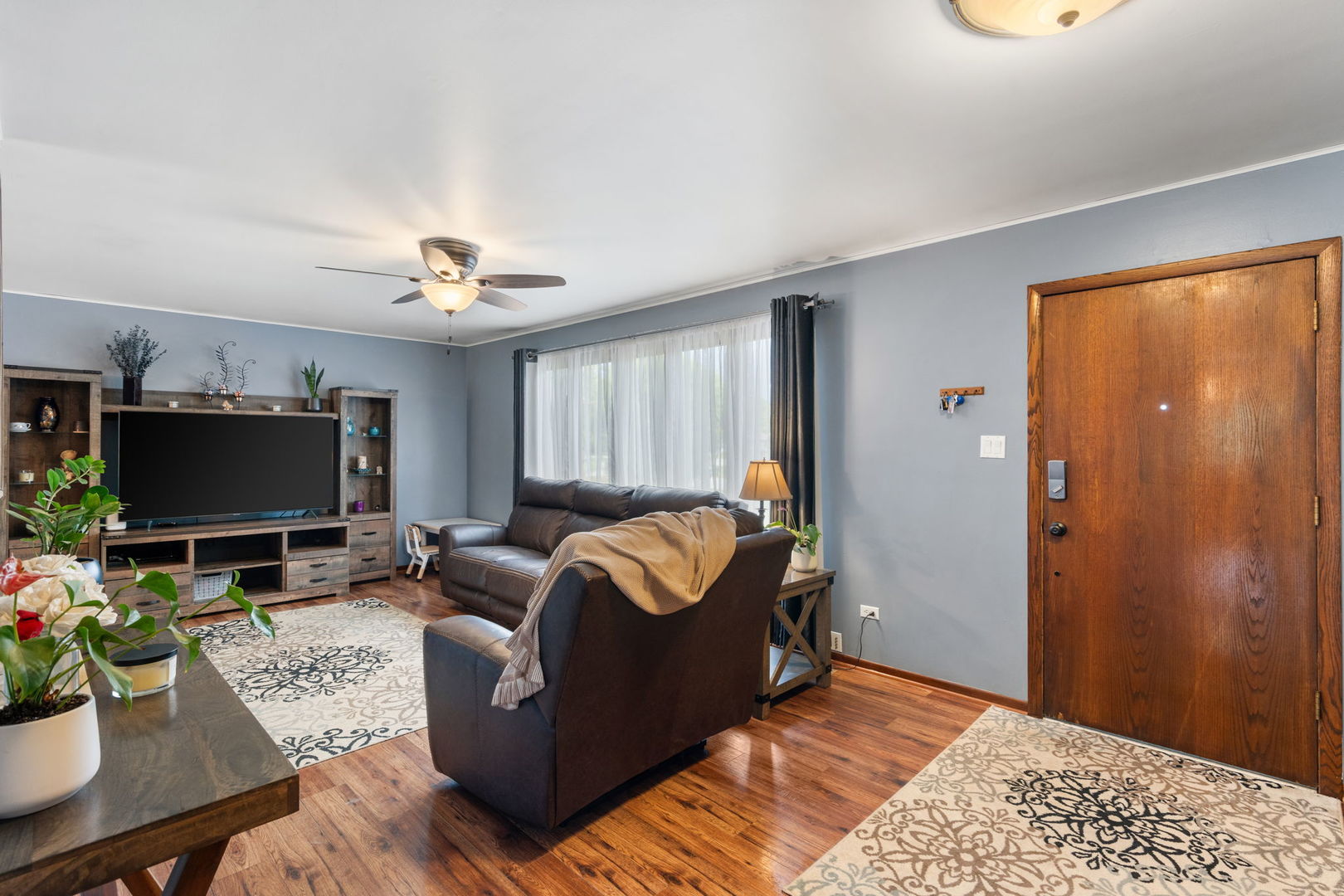900 Carol Lane Crete, IL 60417 - Photo 4 of 27