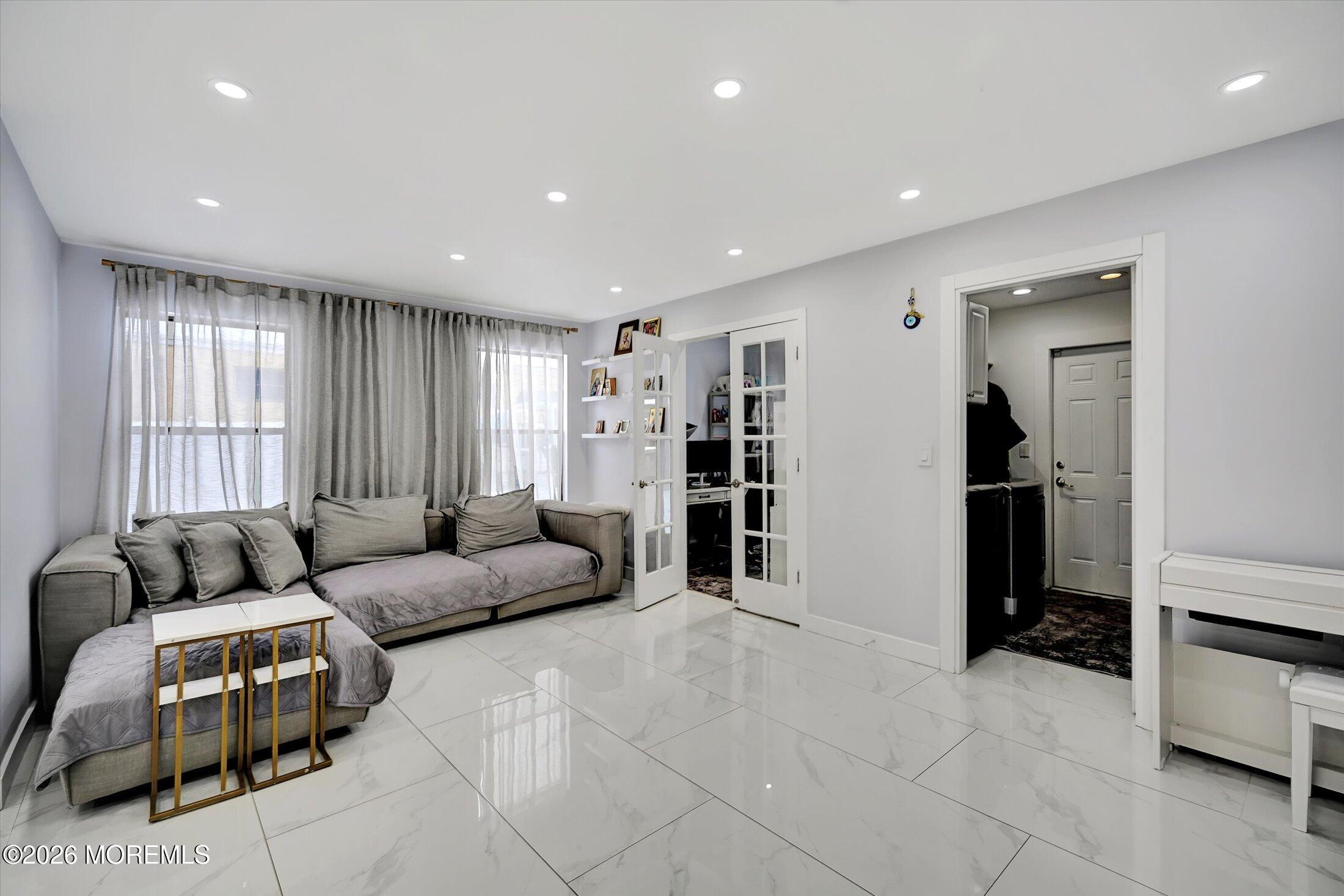 301 Ryan Street Matawan, NJ 07747 - Photo 13 of 40 12-Family Room