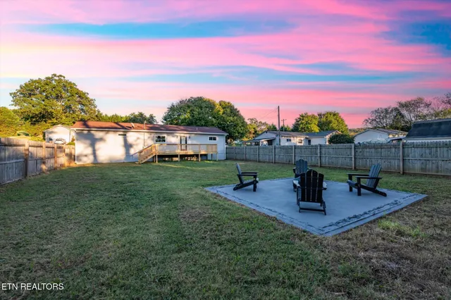 $299,000 | 222 Starrett Street, Sweetwater, TN 37874