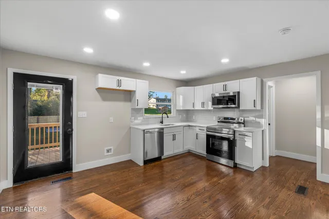 $299,000 | 222 Starrett Street, Sweetwater, TN 37874