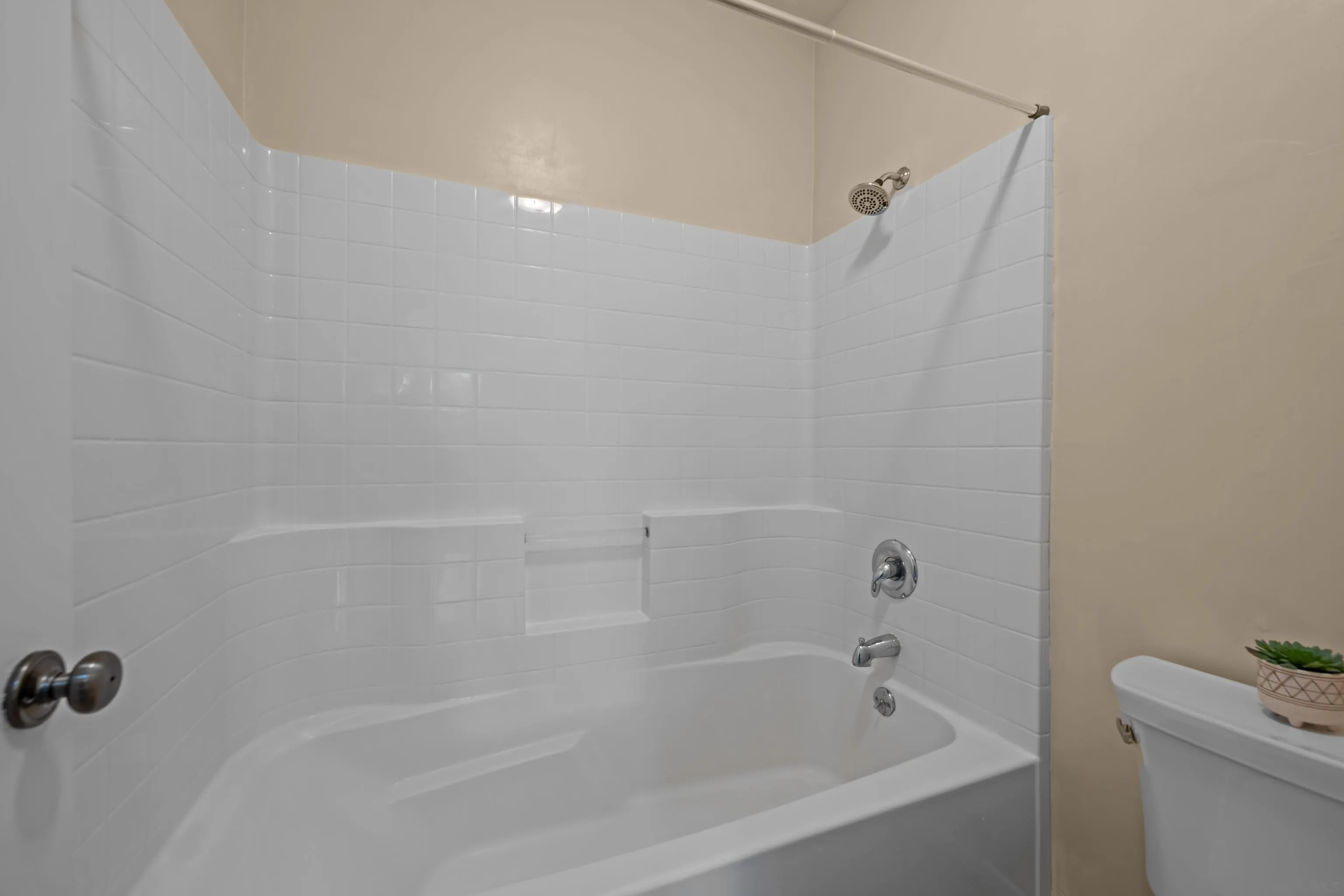 3267 Dehesa Road, Unit 69 El Cajon, CA 92019 - Photo 21 of 34 a close up of a bathtub in a bathroom