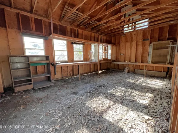 $325,000 | 655 Long Mountain Road, Effort, PA 18330