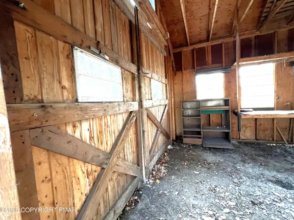 $325,000 | 655 Long Mountain Road, Effort, PA 18330