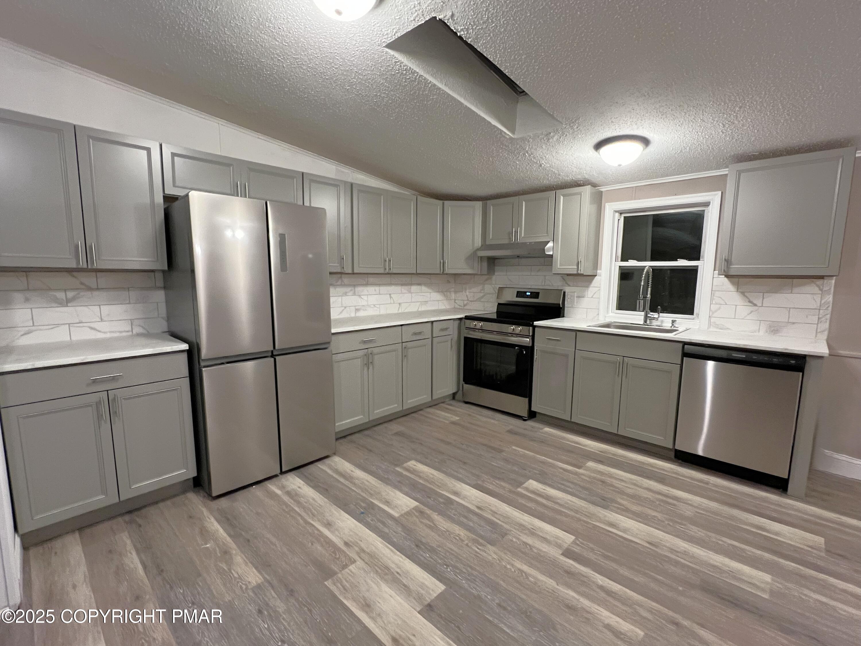 655 Long Mountain Road Effort, PA 18330 - Photo 3 of 19 Photo Dec 26 2025, 5 43 33 AM