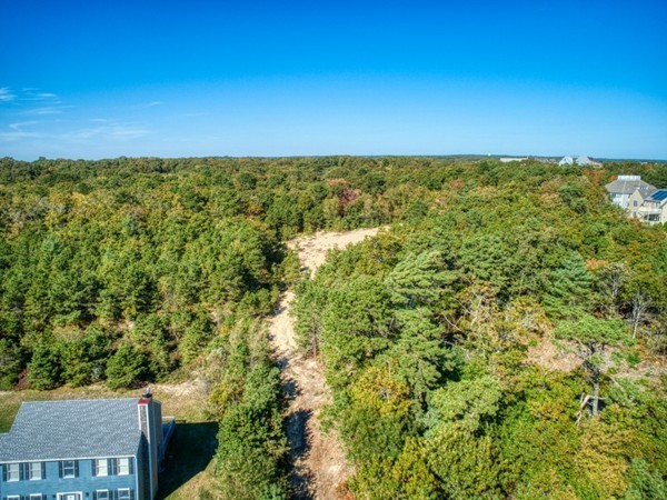 27 Oakbluff Road Bourne, MA 02562 - Photo 3 of 6 Gallery Image 3