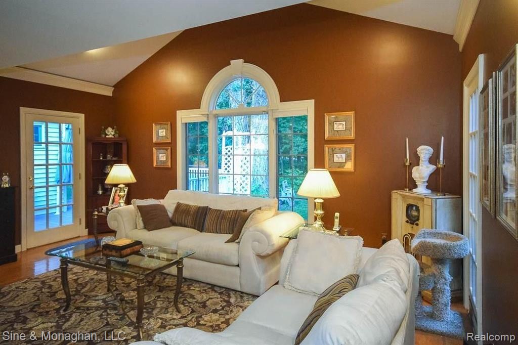 28362 Forestbrook Drive Farmington Hills, MI 48334 - Photo 11 of 38