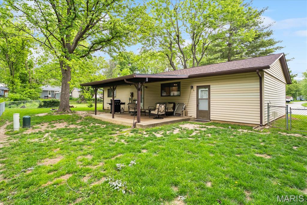 607 Linden Court O'Fallon, IL 62269 - Photo 2 of 25