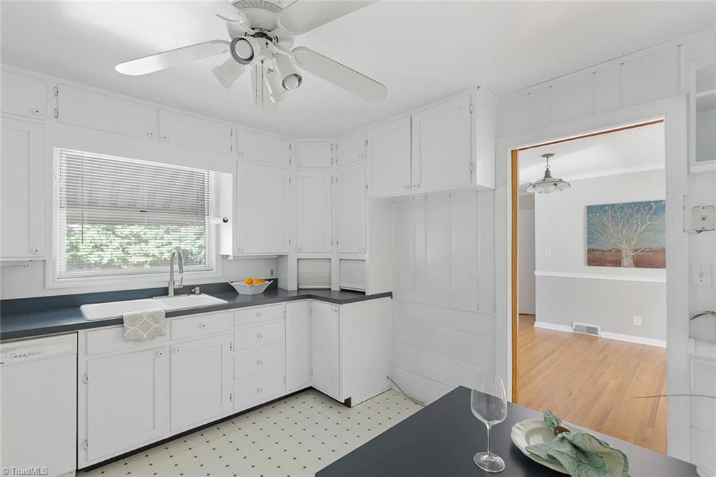 1436 Capri Road Southwest Winston-Salem, NC 27103 - Photo 14 of 30 Gallery Image 14
