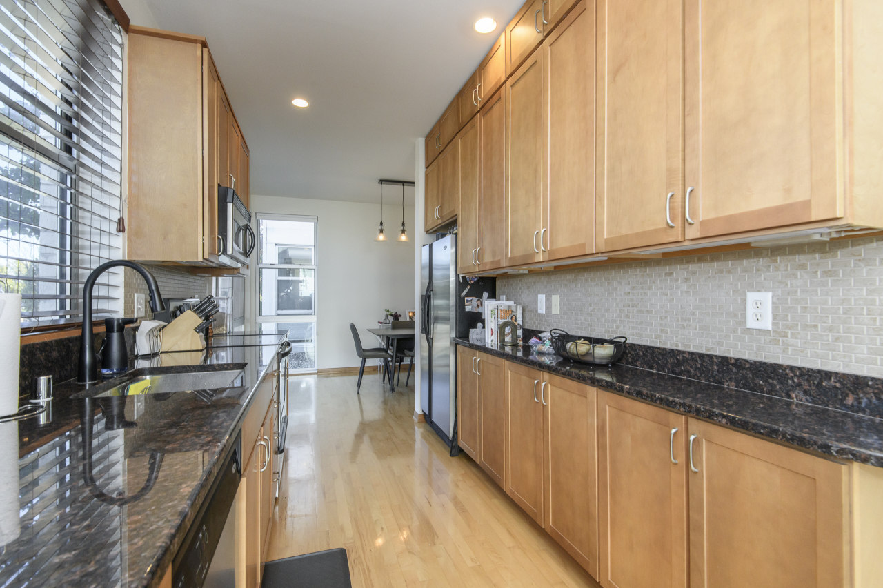 2114 North Commerce Street Milwaukee, WI 53212 - Photo 14 of 35 Granite Countertoops