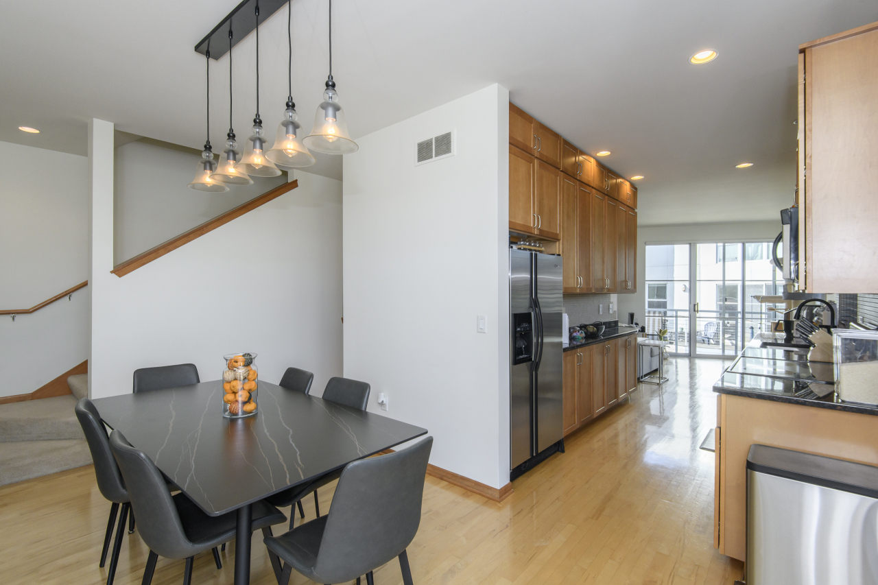 2114 North Commerce Street Milwaukee, WI 53212 - Photo 15 of 35 Dining Area
