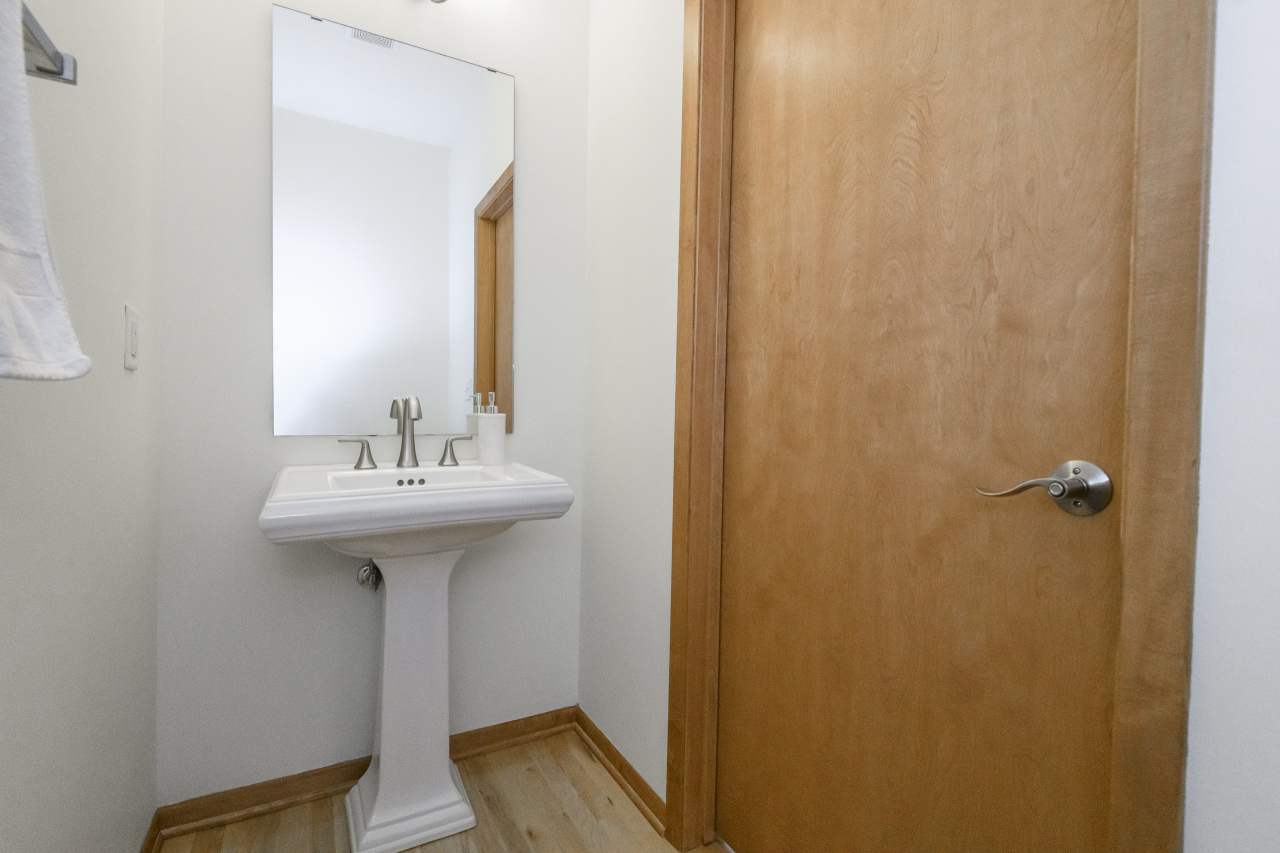 2114 North Commerce Street Milwaukee, WI 53212 - Photo 17 of 35 Half Bathroom