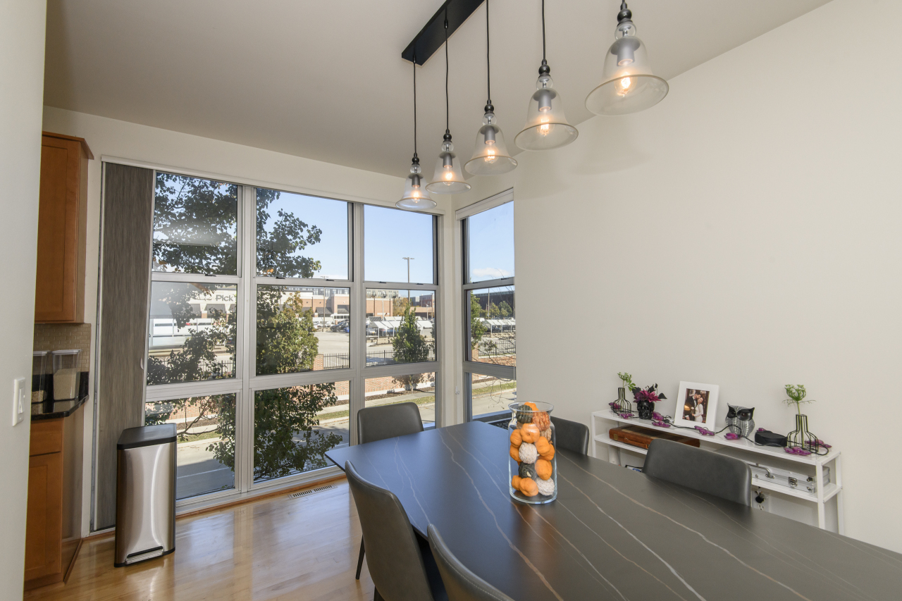 2114 North Commerce Street Milwaukee, WI 53212 - Photo 10 of 35 Large Dining Area