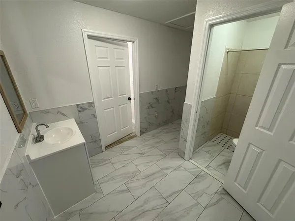 $2,500 | 6980 82nd Avenue North, Pinellas Park, FL 33781