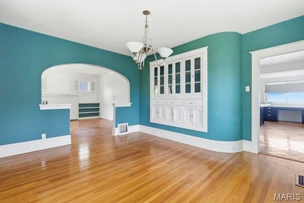 $579,900 | 23 Midpark Lane, Ladue, MO 63124