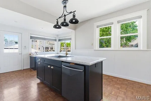 $579,900 | 23 Midpark Lane, Ladue, MO 63124