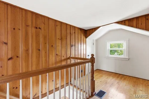 $579,900 | 23 Midpark Lane, Ladue, MO 63124