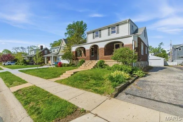 $579,900 | 23 Midpark Lane, Ladue, MO 63124