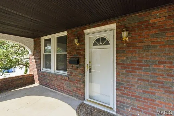 $579,900 | 23 Midpark Lane, Ladue, MO 63124