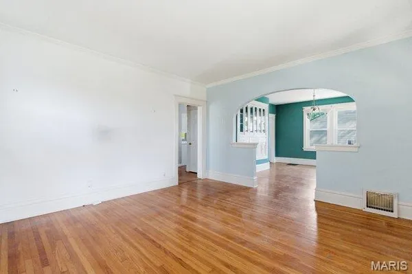 $579,900 | 23 Midpark Lane, Ladue, MO 63124