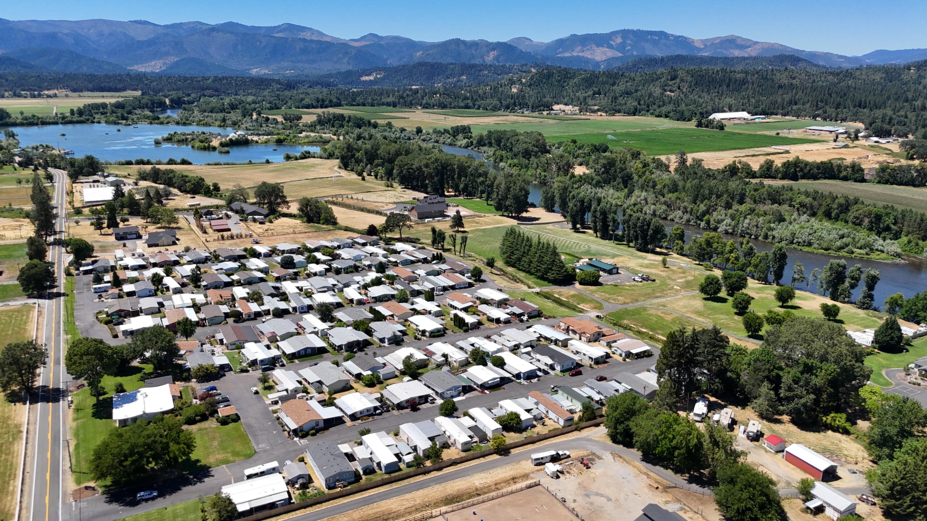 5076 Leonard Road, Unit 15 Grants Pass, OR 97527 - Photo 35 of 42 35
