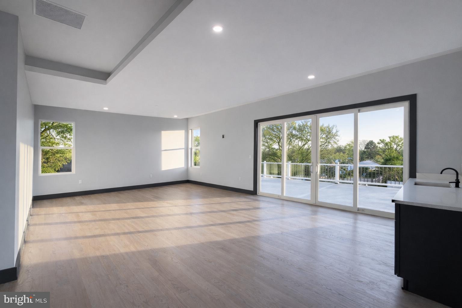 2613 Beacon Hill Road Alexandria, VA 22306 - Photo 25 of 65 Spacious room with natural light.