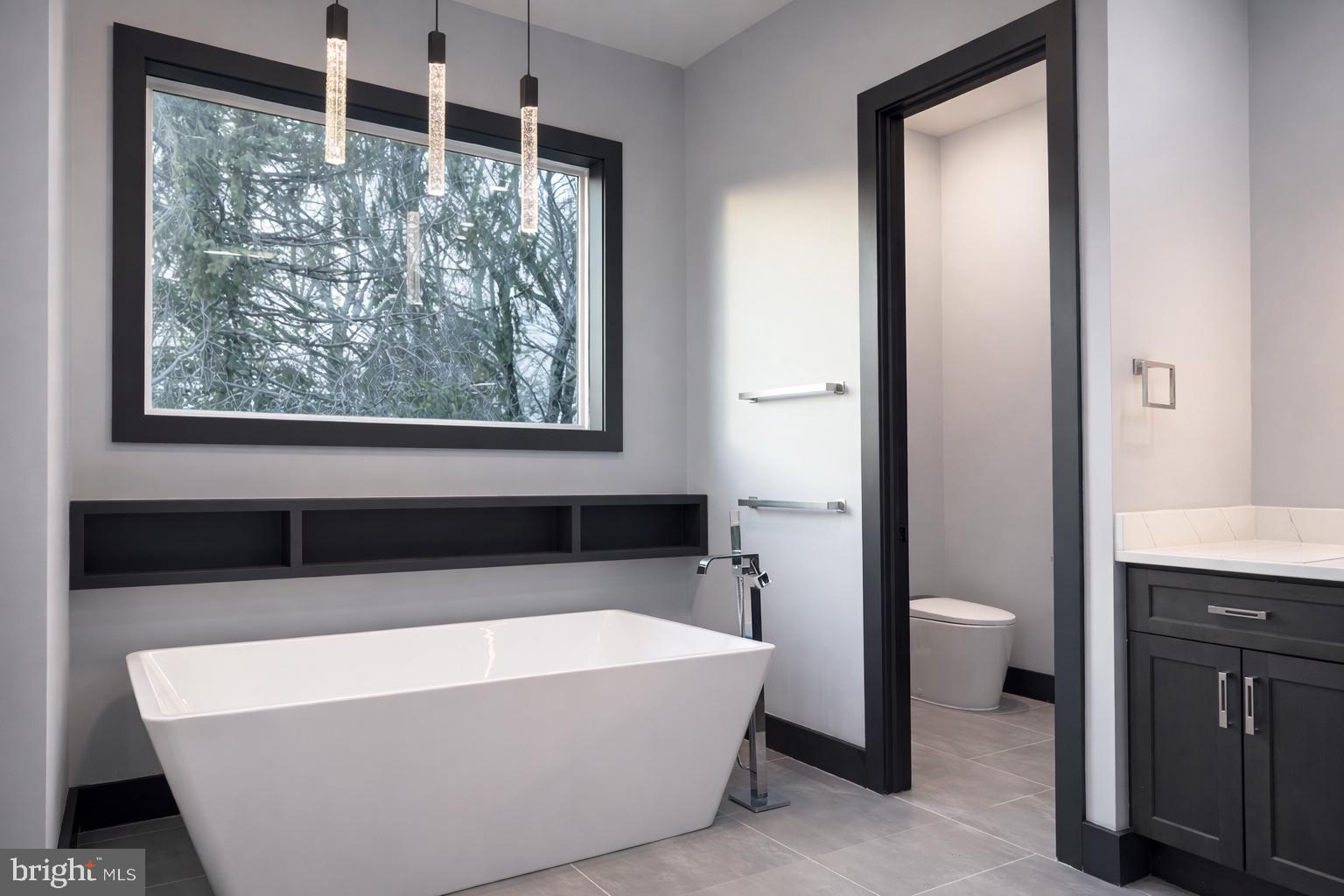 2613 Beacon Hill Road Alexandria, VA 22306 - Photo 31 of 65 Modern bathroom with serene views.