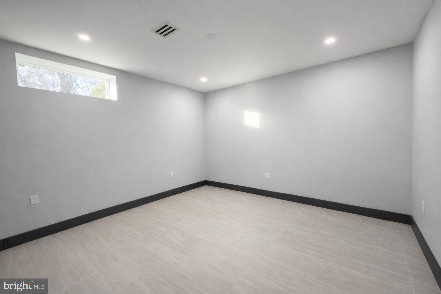 2613 Beacon Hill Road Alexandria, VA 22306 - Photo 52 of 65 Versatile space with natural light.