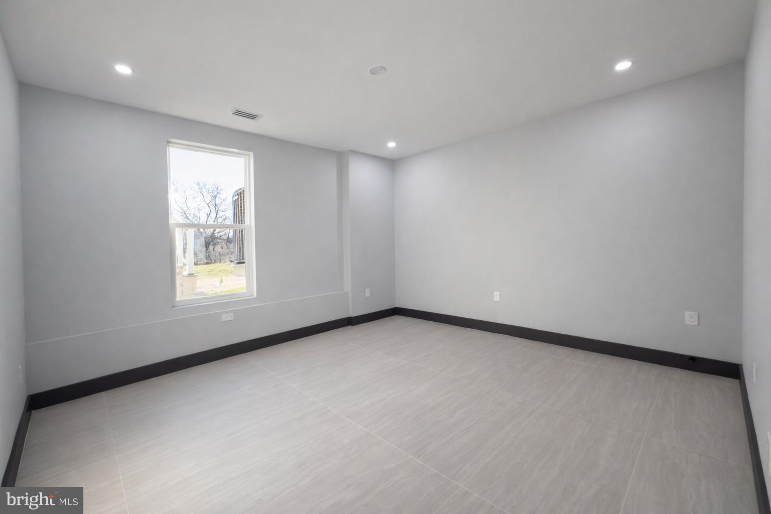 2613 Beacon Hill Road Alexandria, VA 22306 - Photo 53 of 65 Bright and airy blank canvas space.