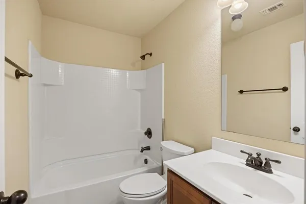 $2,350 | 1728 Sully Court, Stephenville, TX 76401