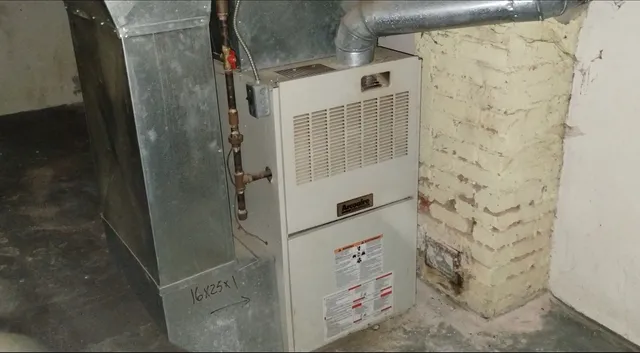 $51,900 | 928 North Avenue, Rockford, IL 61103