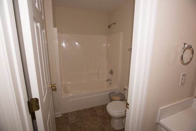 421 Diamond Ridge Way Evans, GA 30809 - Photo 17 of 21 Upstairs Restroom