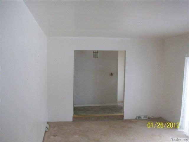2944 South Blacks Corners Road Imlay City, MI 48444 - Photo 3 of 12 4 Living room